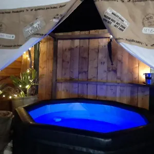 https://la-locomotive.fr-provencehotel.com