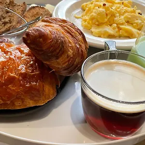 https://chambre-au-calme-en-coeur-de-ville.fr-provencehotel.com